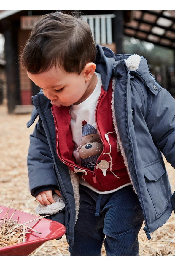 Kabátok és pulóverek