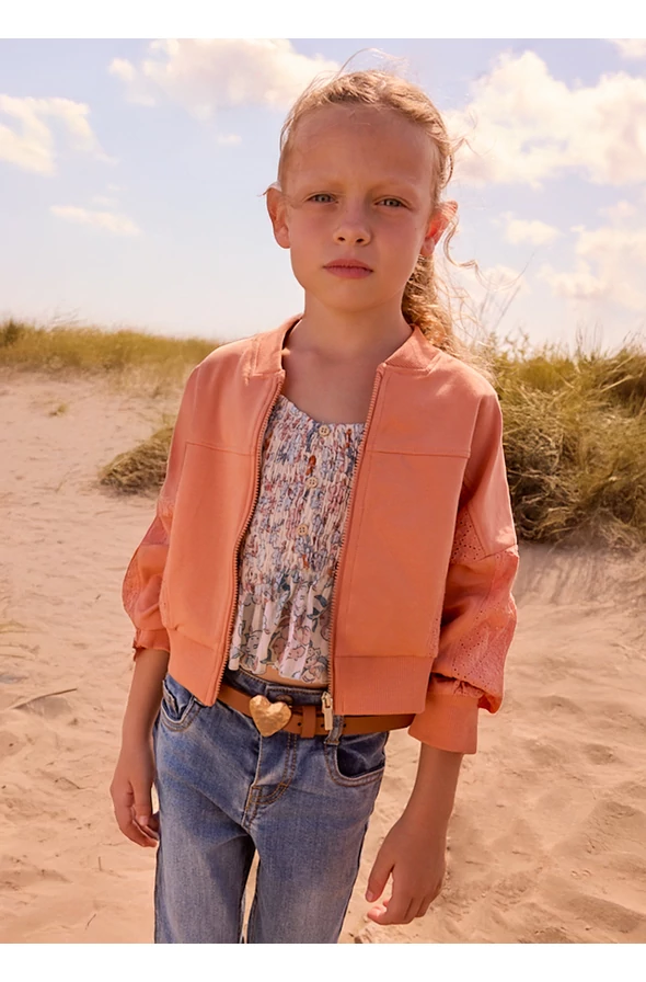 Kabátok és pulóverek