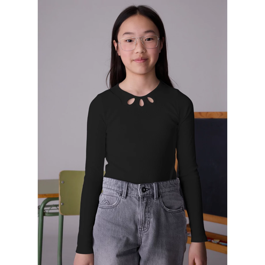 Mayoral csinos elöl kivágott bordázott felső 2025 TÉL Mayoral csinos elöl kivágott bordázott felső 2025 TÉL